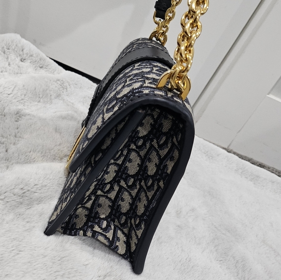 *SOLD* Dior 30 Montaigne Chain Bag - Picture 5 of 12